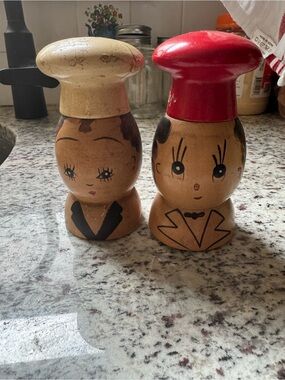 Vintage 1950’s wooden Salt & Pepper shakers!